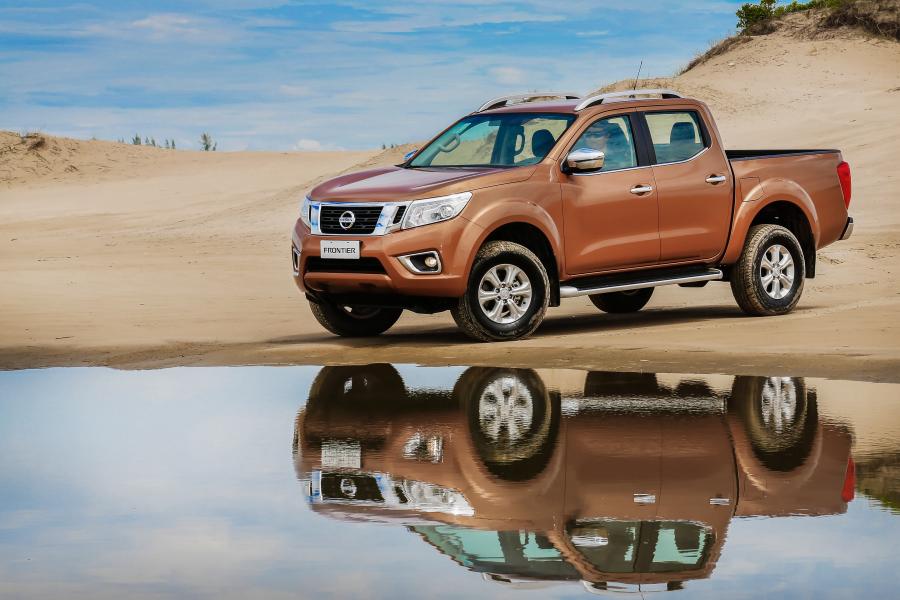  Nissan Frontier Double Cab 2016 года  (BR) (фото 17 из 40)